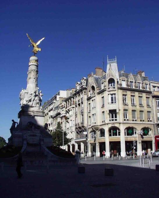 Apppartement Des Sacres De Reims Apartamento Exterior foto